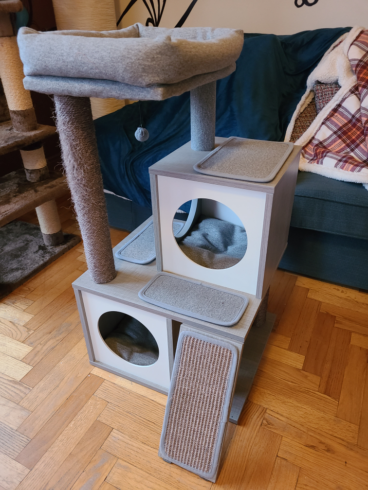 Cat tree (slightly used) image indicator(3)