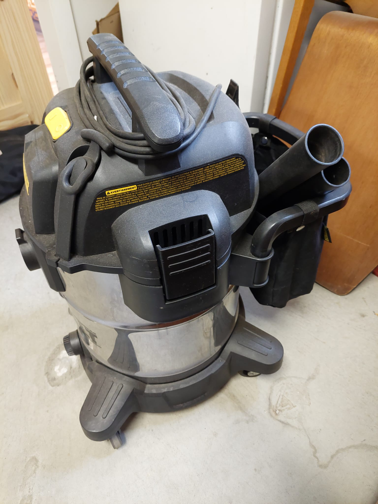DeWalt 10-gal. 6 HP Wet and Dry shop Vacuum - photo 4