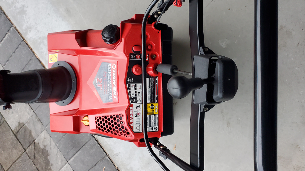 Troy-Bilt Snowblower 21" - photo 3