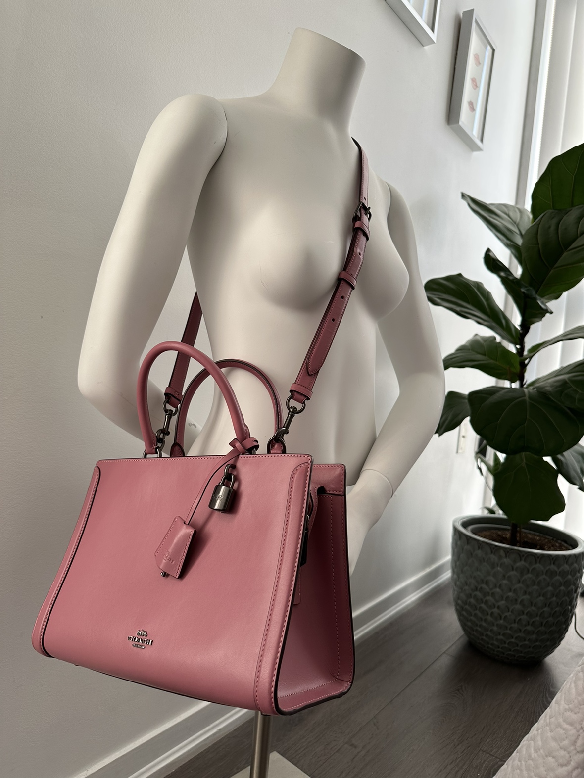 Medium size Carryall leather bag