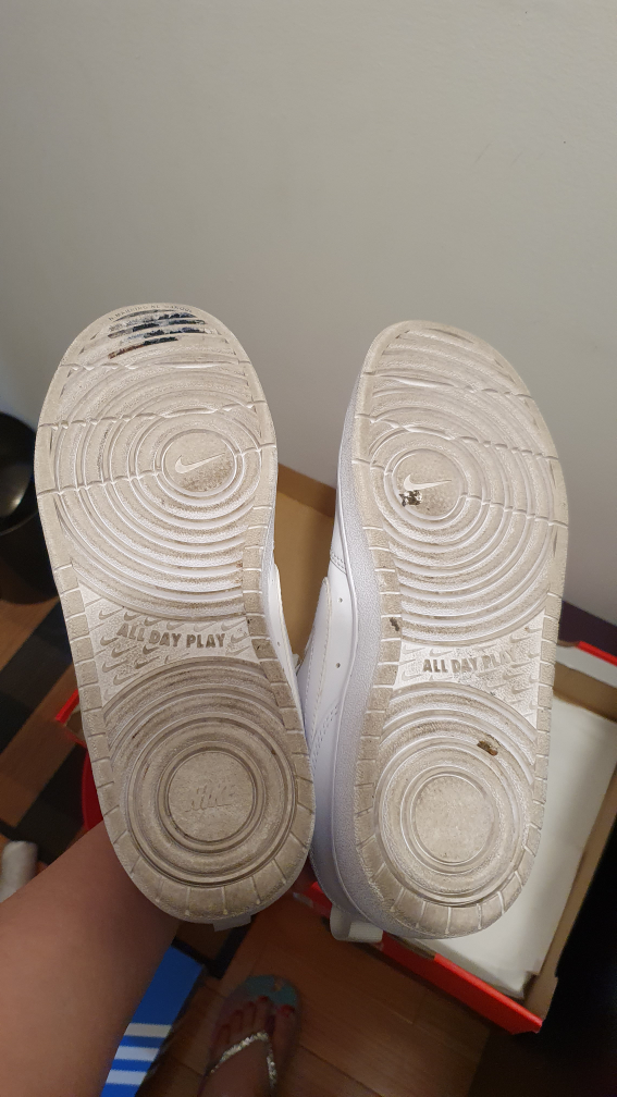 Nike White Sneakers image indicator(4)