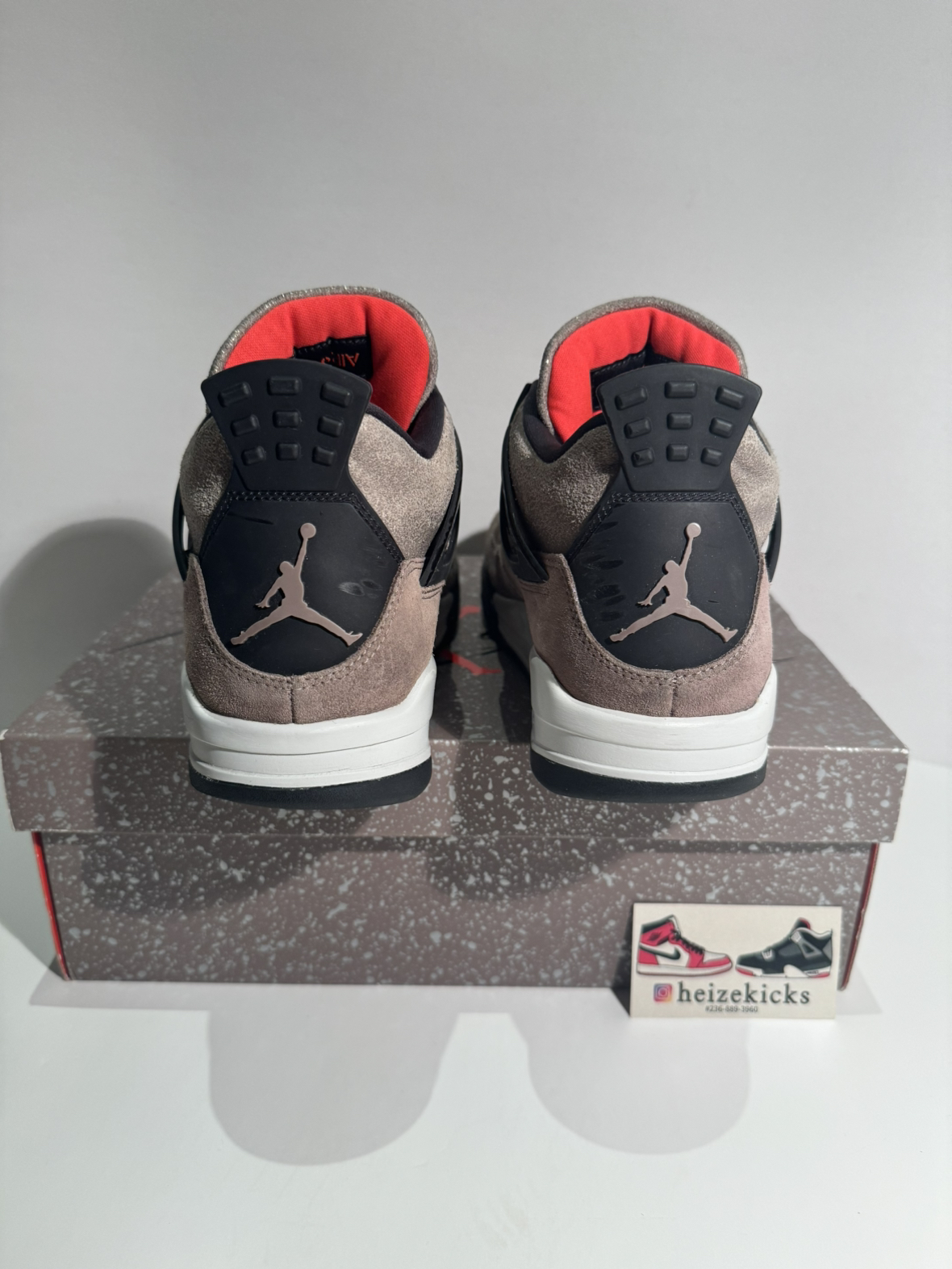 Air Jordan 4 Taupe Haze size 10 image indicator(4)