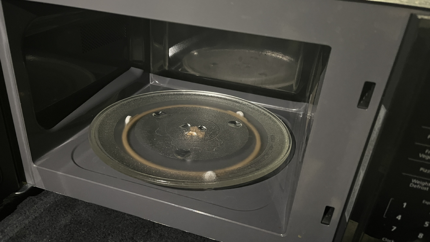 Magic Chef Microwave 90% new 1.1 cuft image indicator(3)