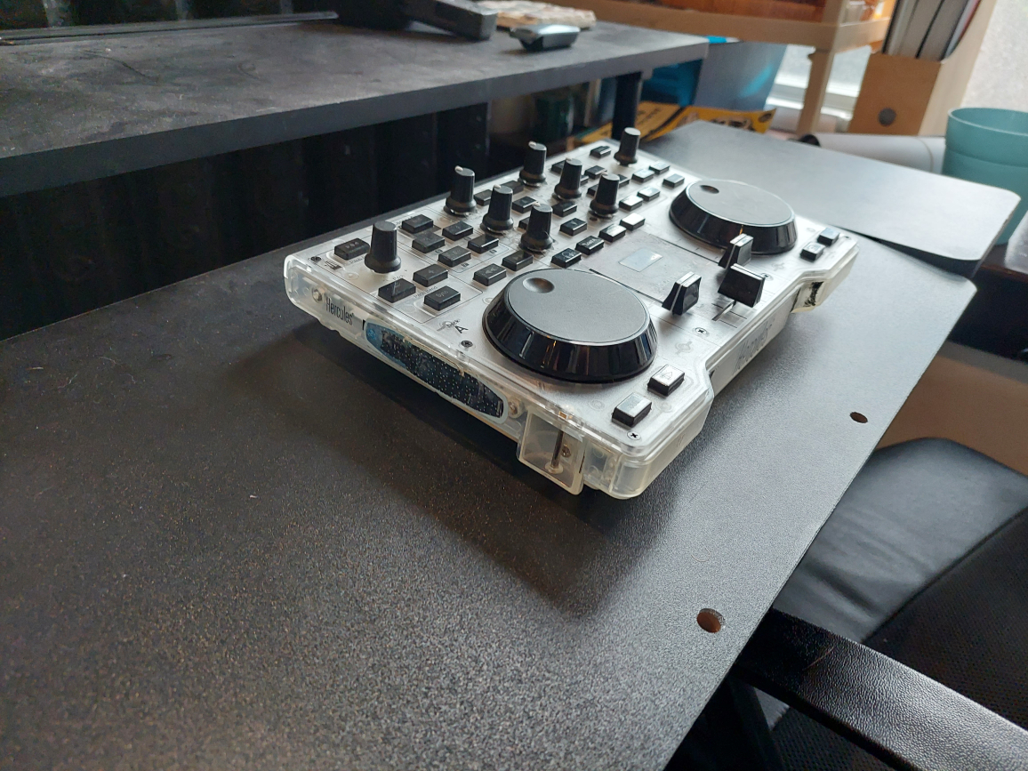 DJ controller Hercules DJcontrol Glow - photo 3
