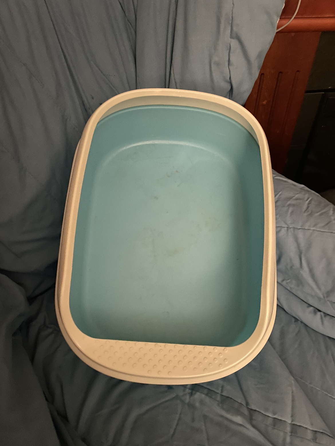 Cat litter tray