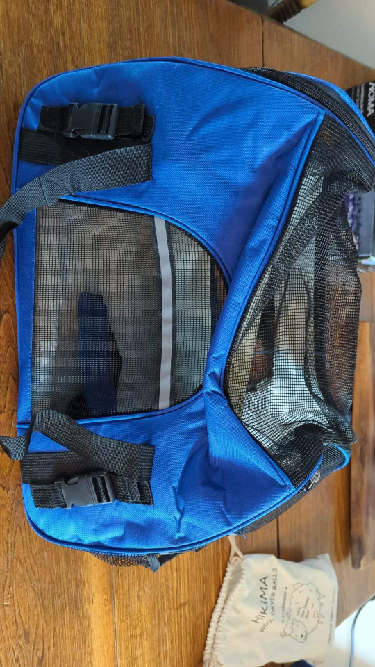 duffel bag style pet carrier thumbnail