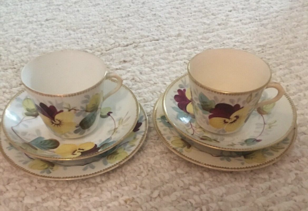Vintage teacups and saucer thumbnail