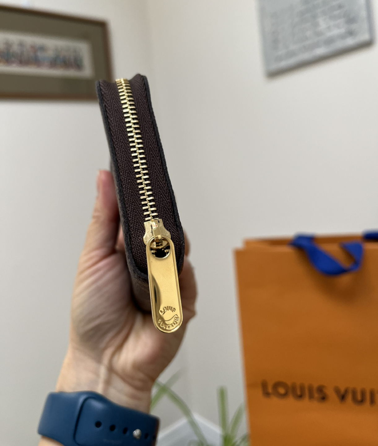 Louis Vuitton Zippy Coin Purse Monogram image indicator(2)