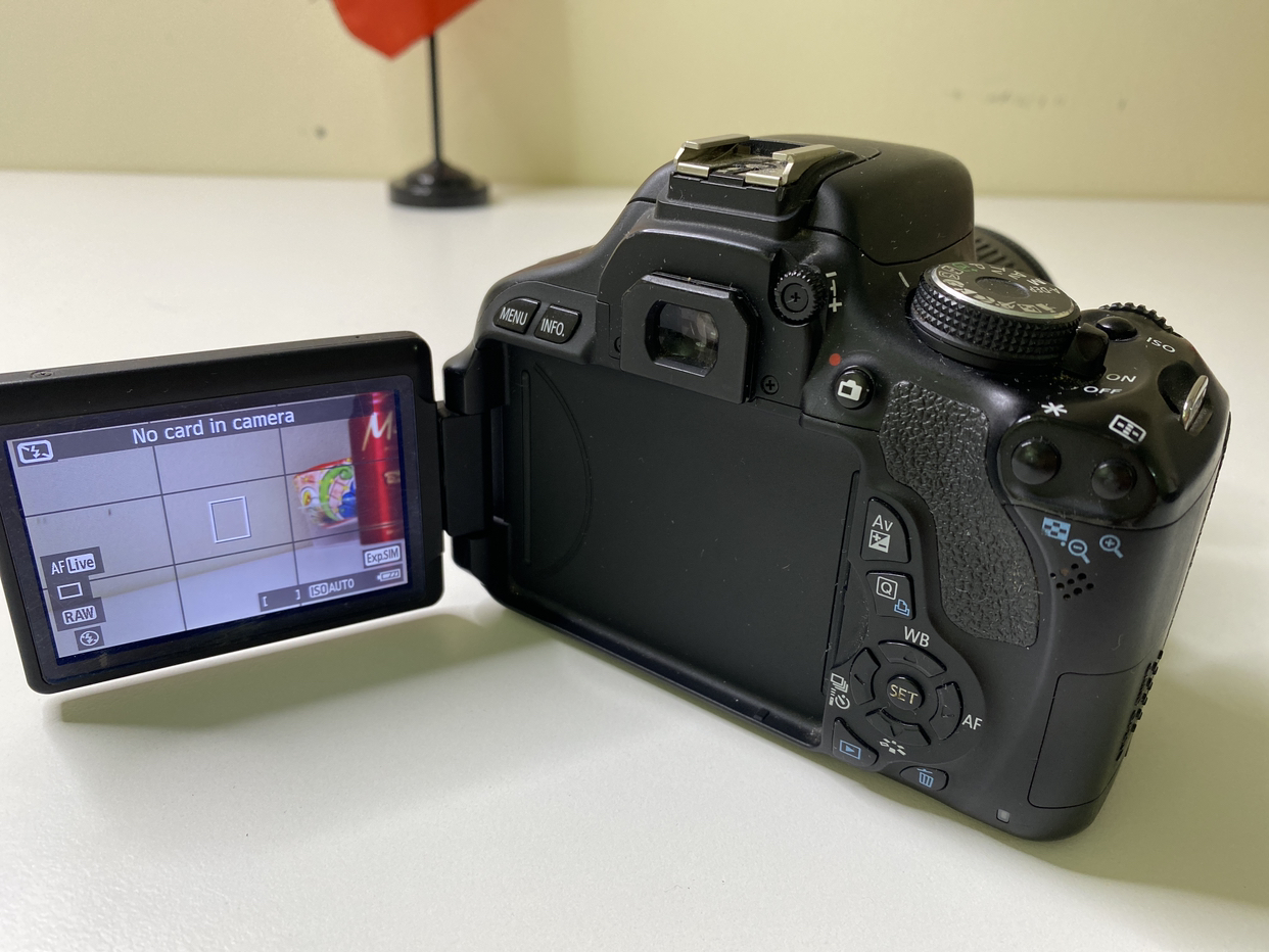 Canon EOS Rebel T3i with charger - photo 4