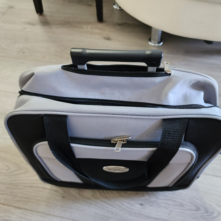 BellaRusso Carry on Business Bag image indicator(4)