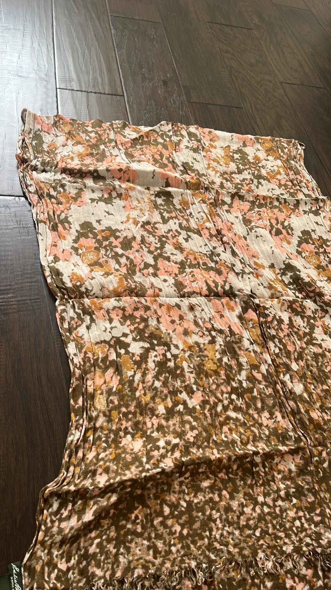 Eddie Bauer scarf image indicator(3)