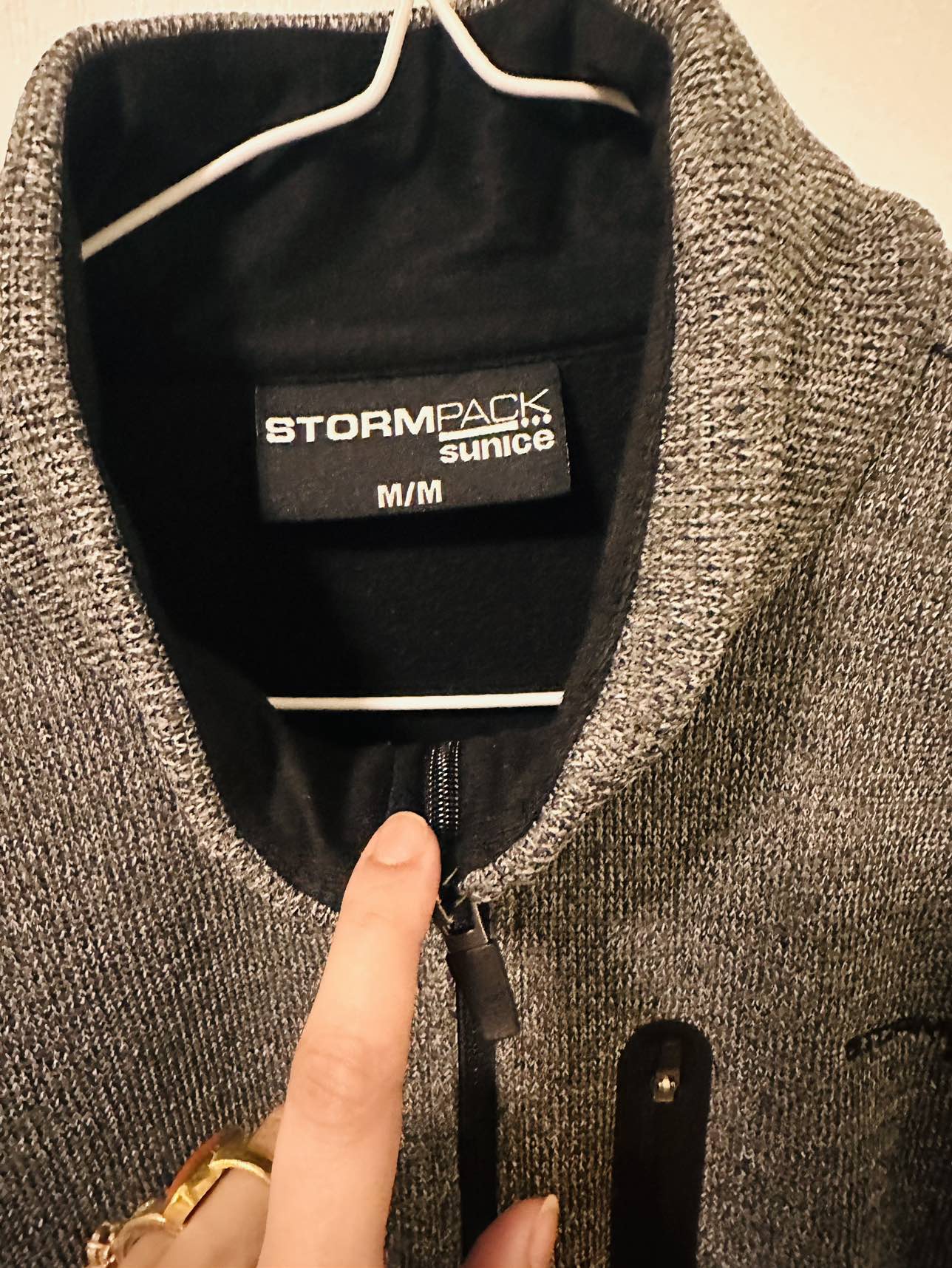 Men’s Winter Jacket image indicator(3)