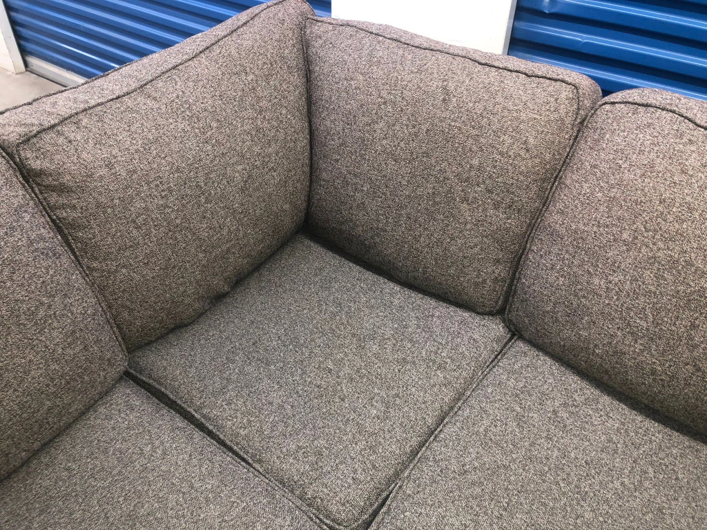 FREE DELIVERY 🚚💨 LIKE NEW 6 SEATER PEBBLE GREY SECTIONAL SOFA image indicator(5)