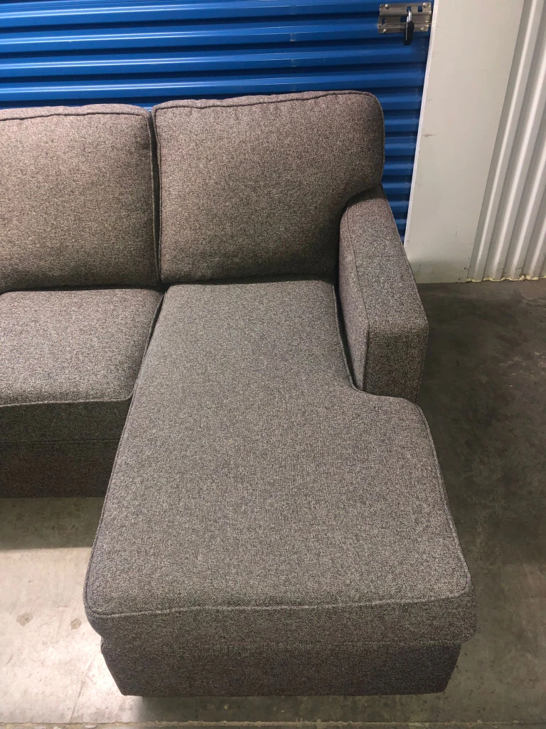 FREE DELIVERY 🚚💨 LIKE NEW 6 SEATER PEBBLE GREY SECTIONAL SOFA image indicator(10)