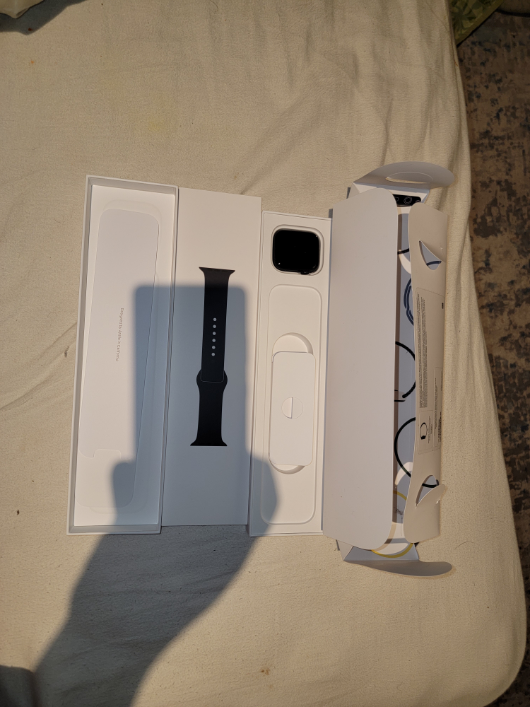 i watch se 2 black Aluminium. thumbnail