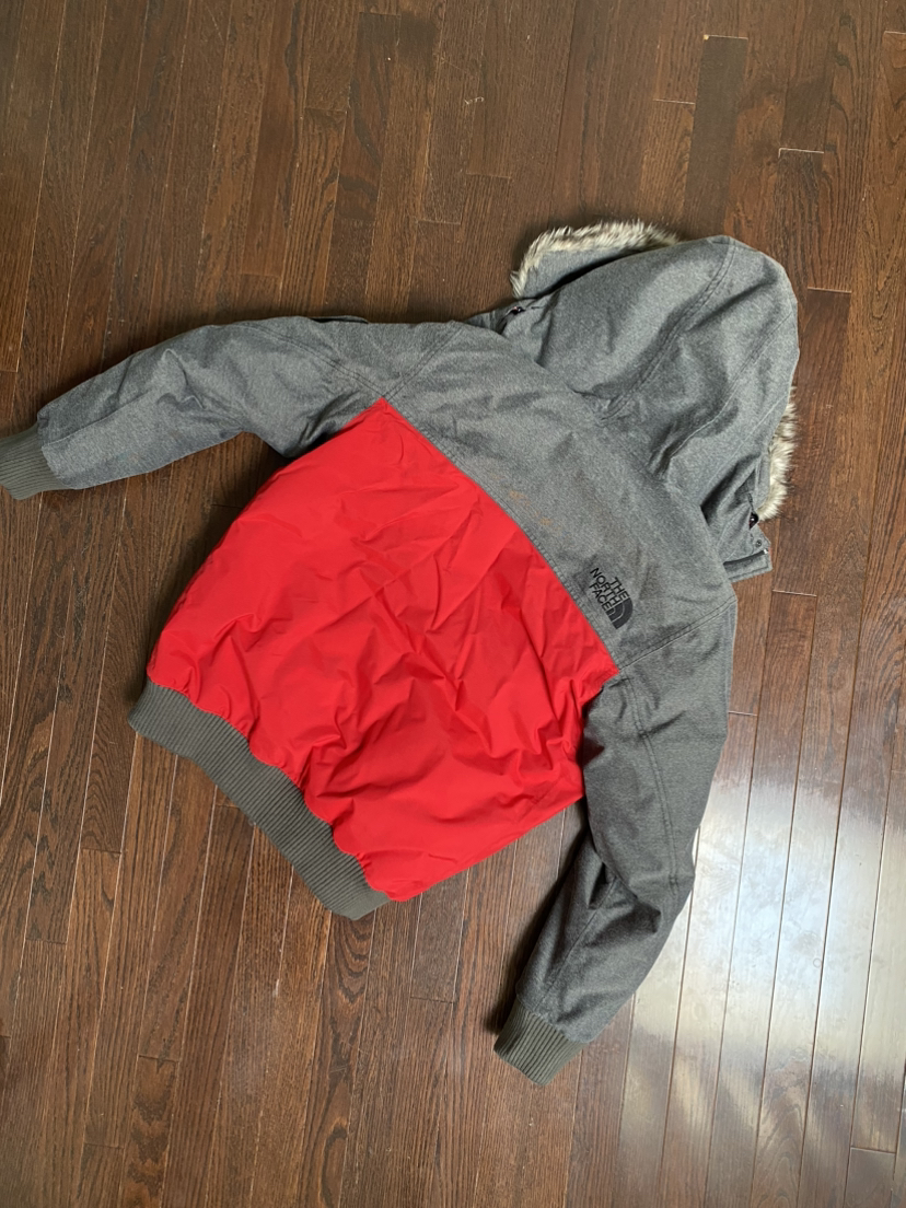 LIKE NEW Mens North Face winter jacket - Small image indicator(6)