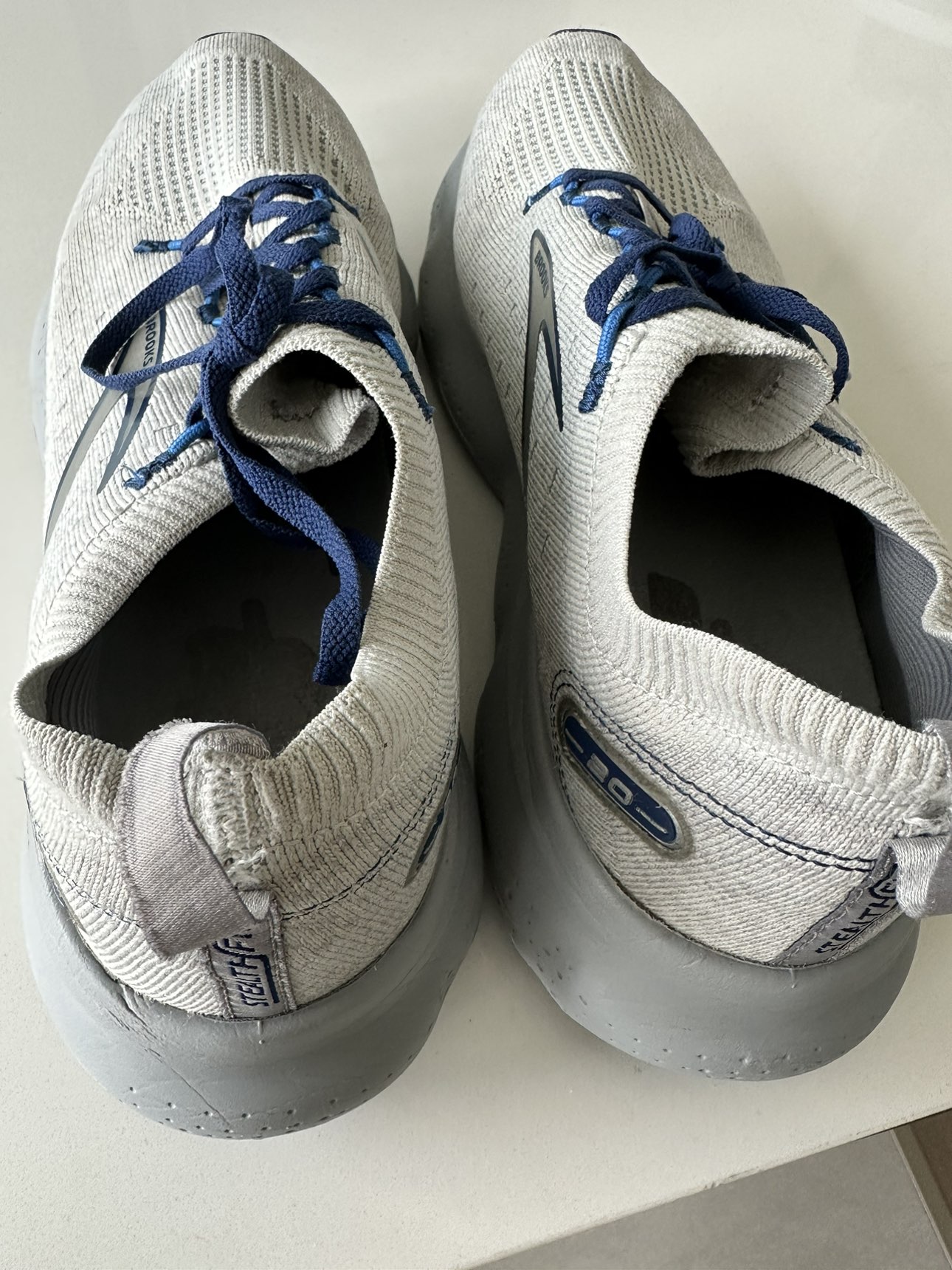 Mens Brooks sneaker image indicator(4)