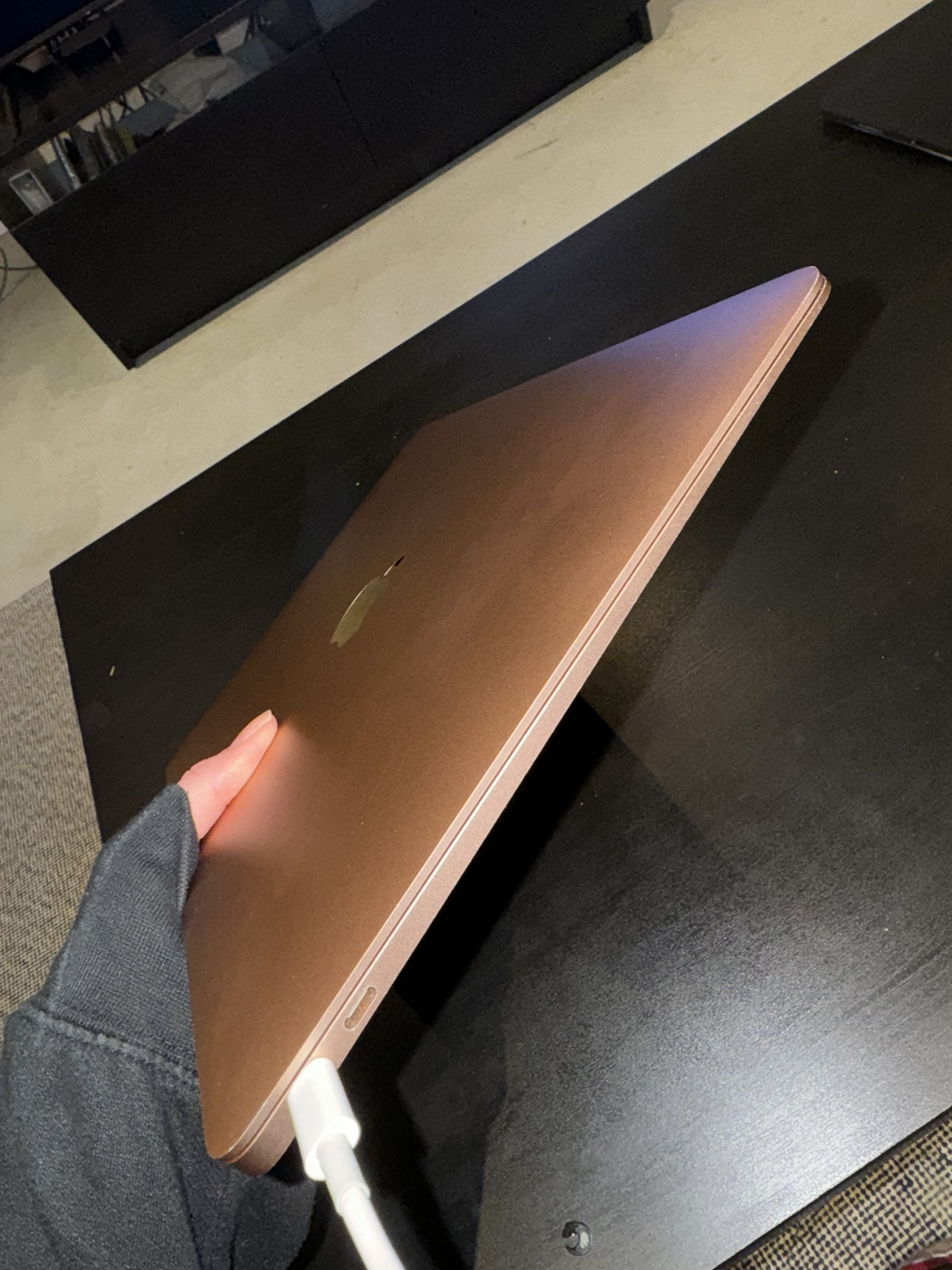 MacBook Air 2018 (Dual Core i5, 8GB Ram, 128Gb storage)