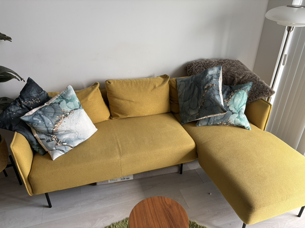 Couch - photo 2