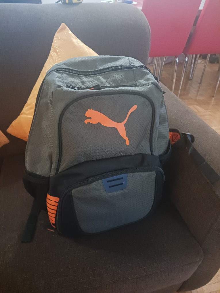 Puma backpack New $25 image indicator(2)