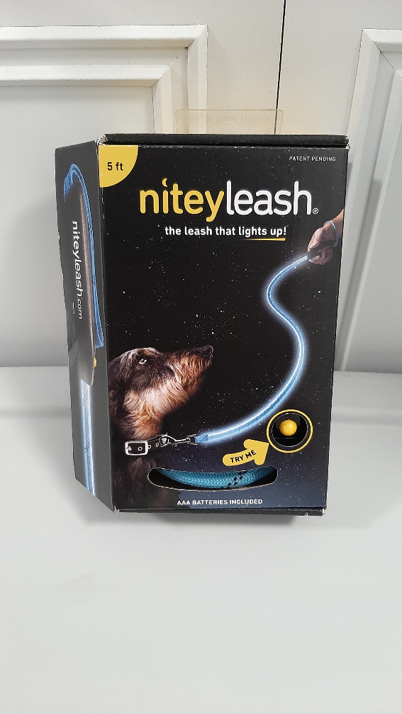Niteyleash LED Glow in The Dark Pet Dog Leash thumbnail