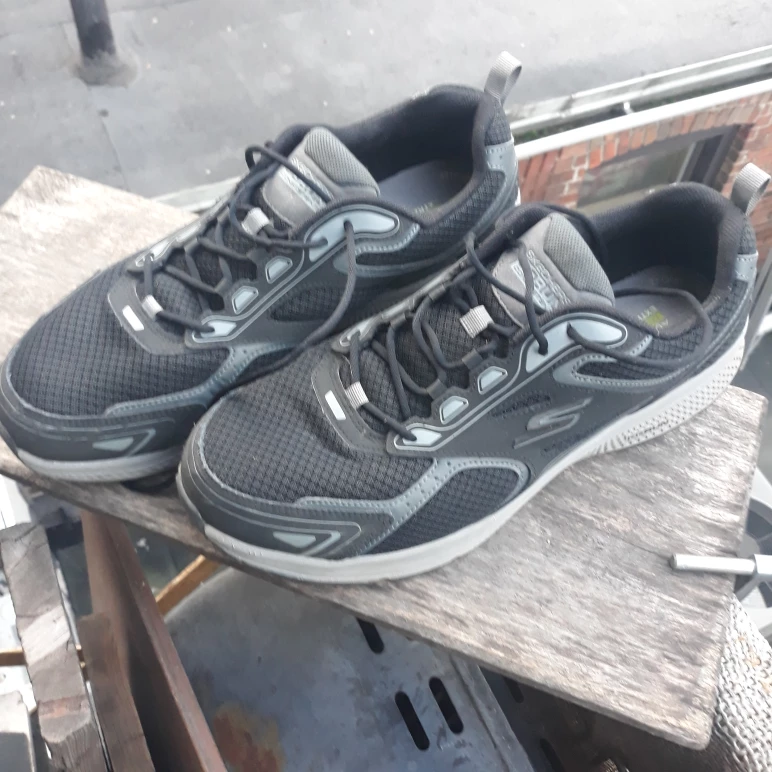 Mens Skechers sz13 - photo 2