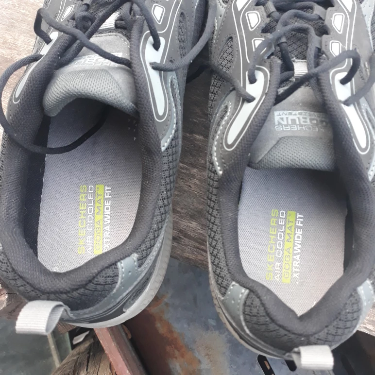 Mens Skechers sz13 - photo 3