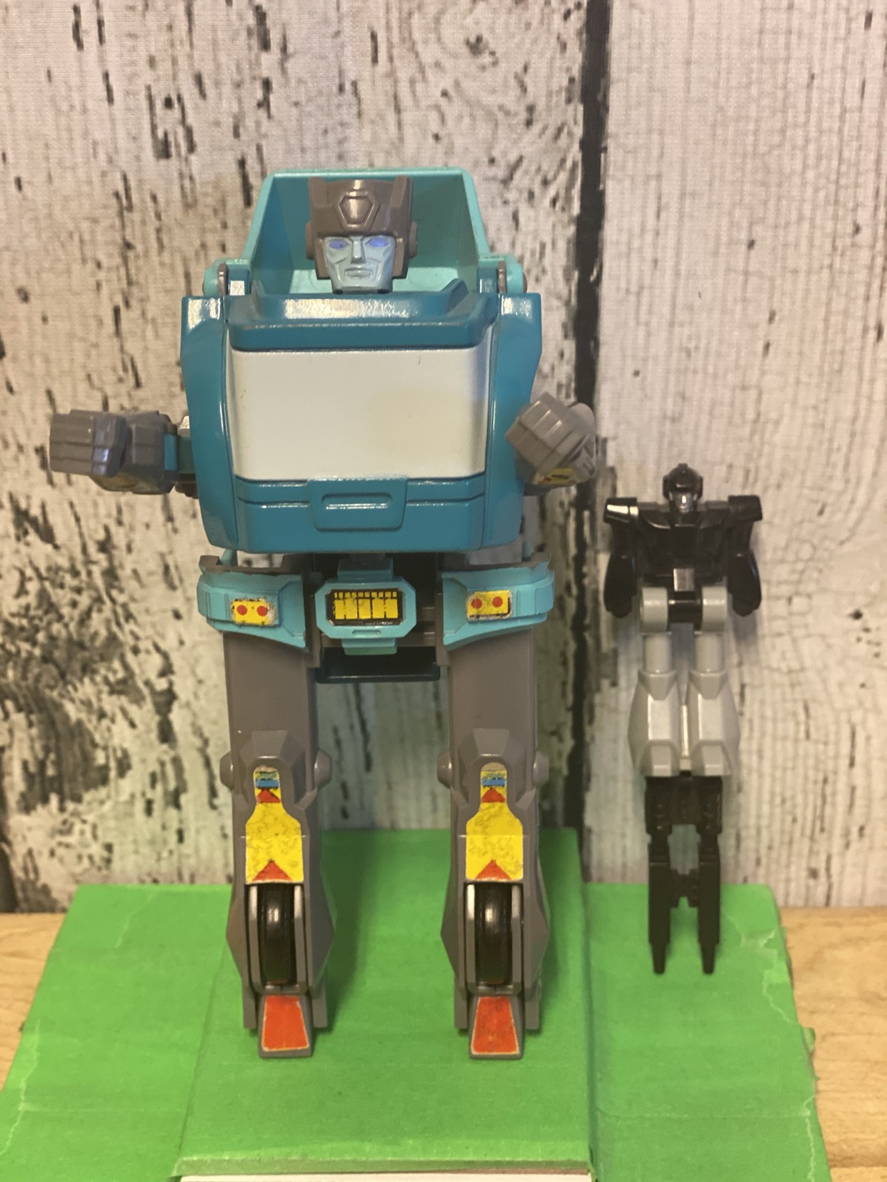 1986 G1 Transformers Kup & Recoil  (Hasbro) thumbnail