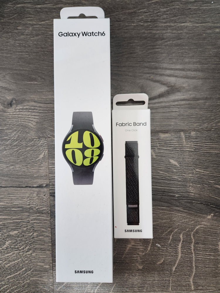 BNIB Galaxy Watch 6 44mm Black with extra band