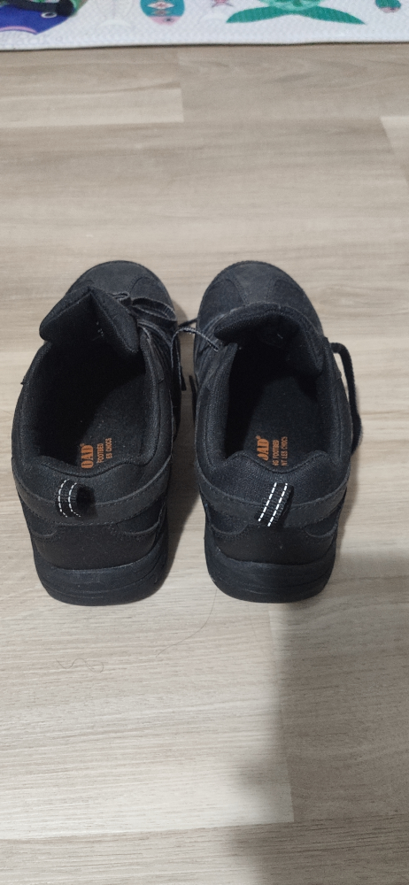 Steal toe shoes for heavy duty workers image indicator(2)