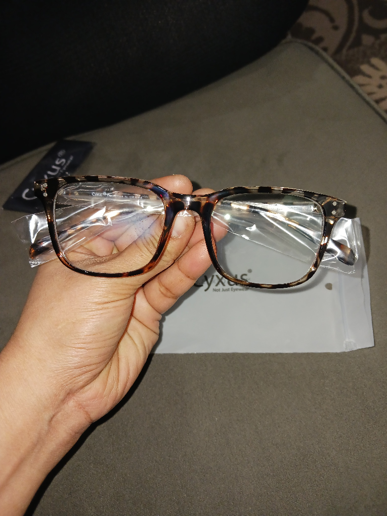 brand New blue light glassess for men and women image indicator(9)