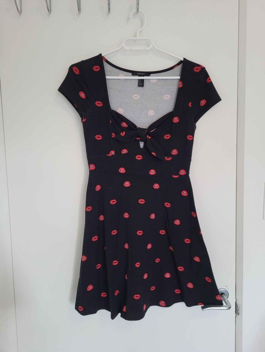 Lip print dress 💋 thumbnail