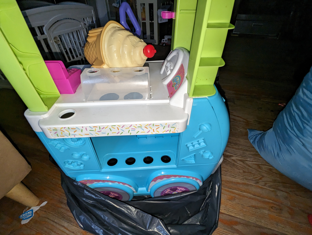 playdough icecream stand - photo 2