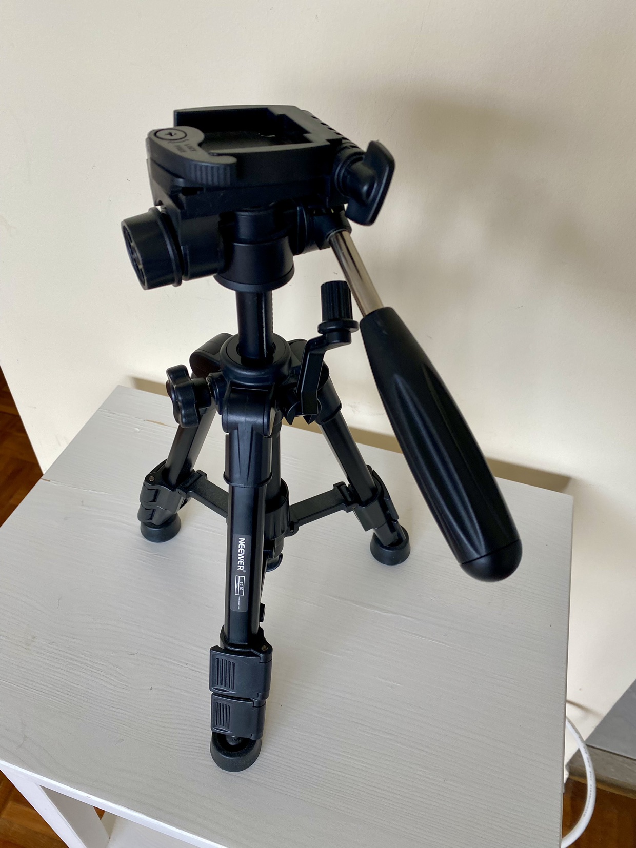 Mini Travel Tabletop Camera Tripod 24 inches - photo 3