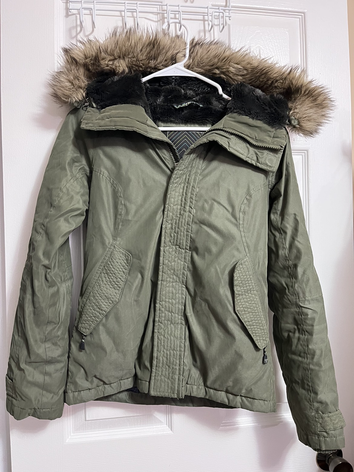 Aritzia TNA parka coat