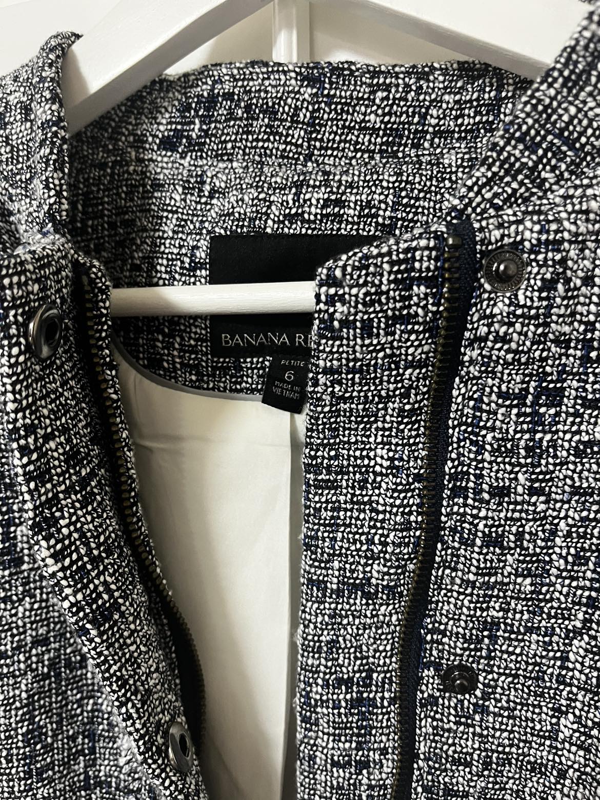 Tweed jacket image indicator(3)