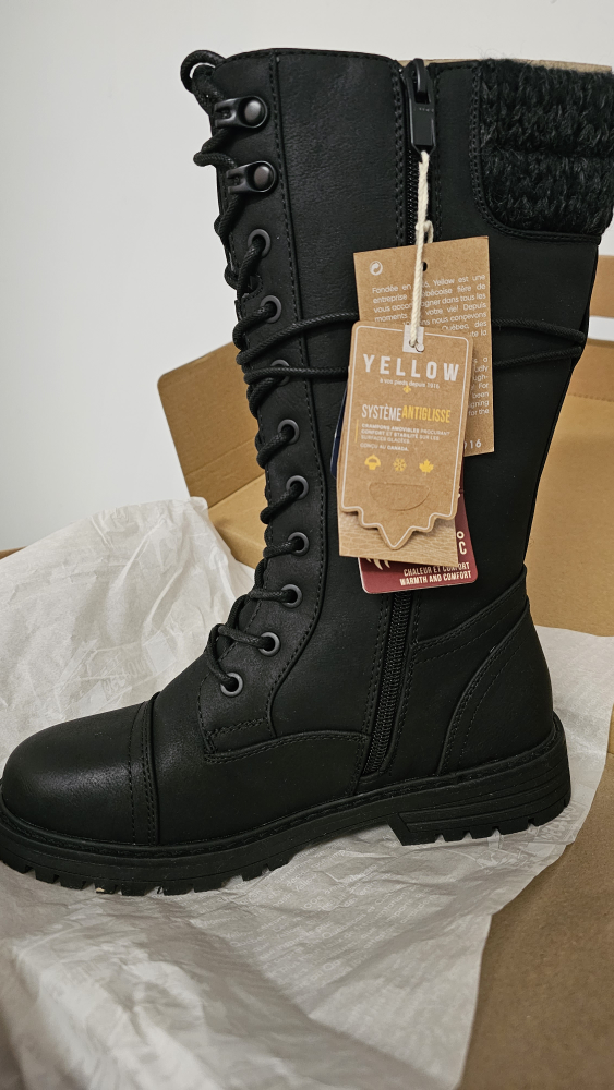 Brand new winter boots size 7 US