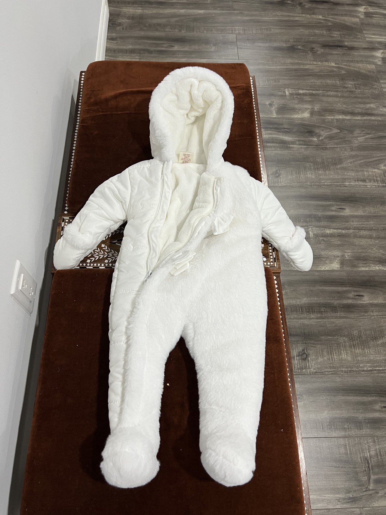 Baby snow suit (6-9) minths thumbnail