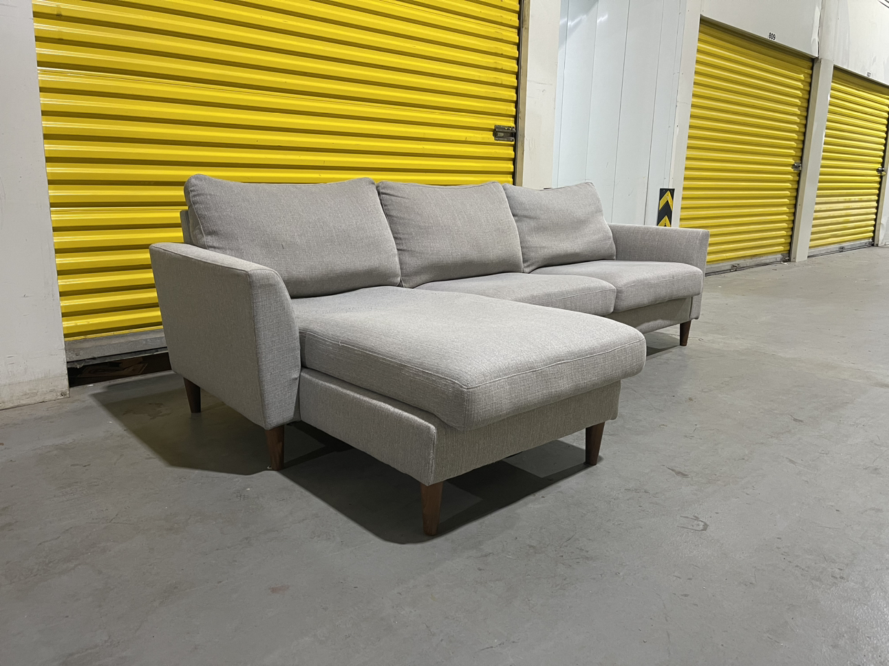 FREE DELIVERY | Modern Right Facing Sectional - photo 4