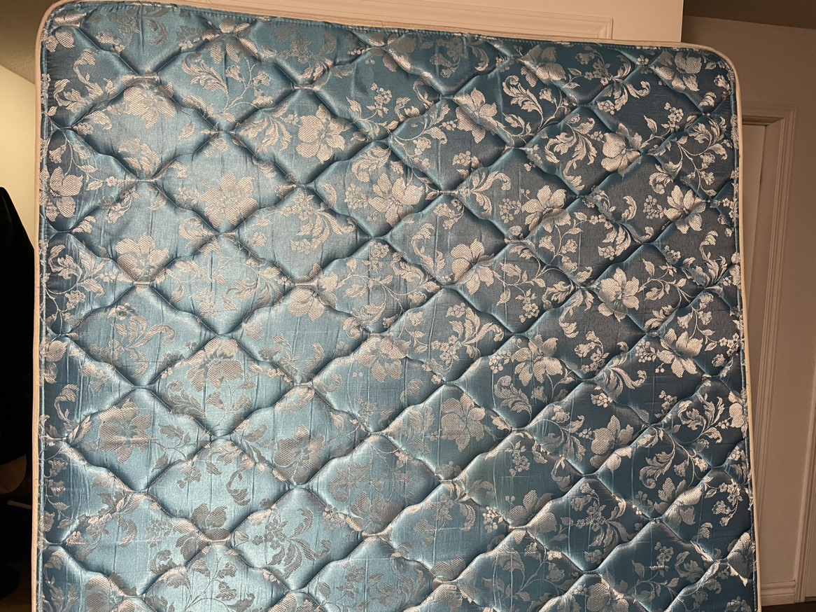Sealy Queen size mattresses 🏒 - photo 2