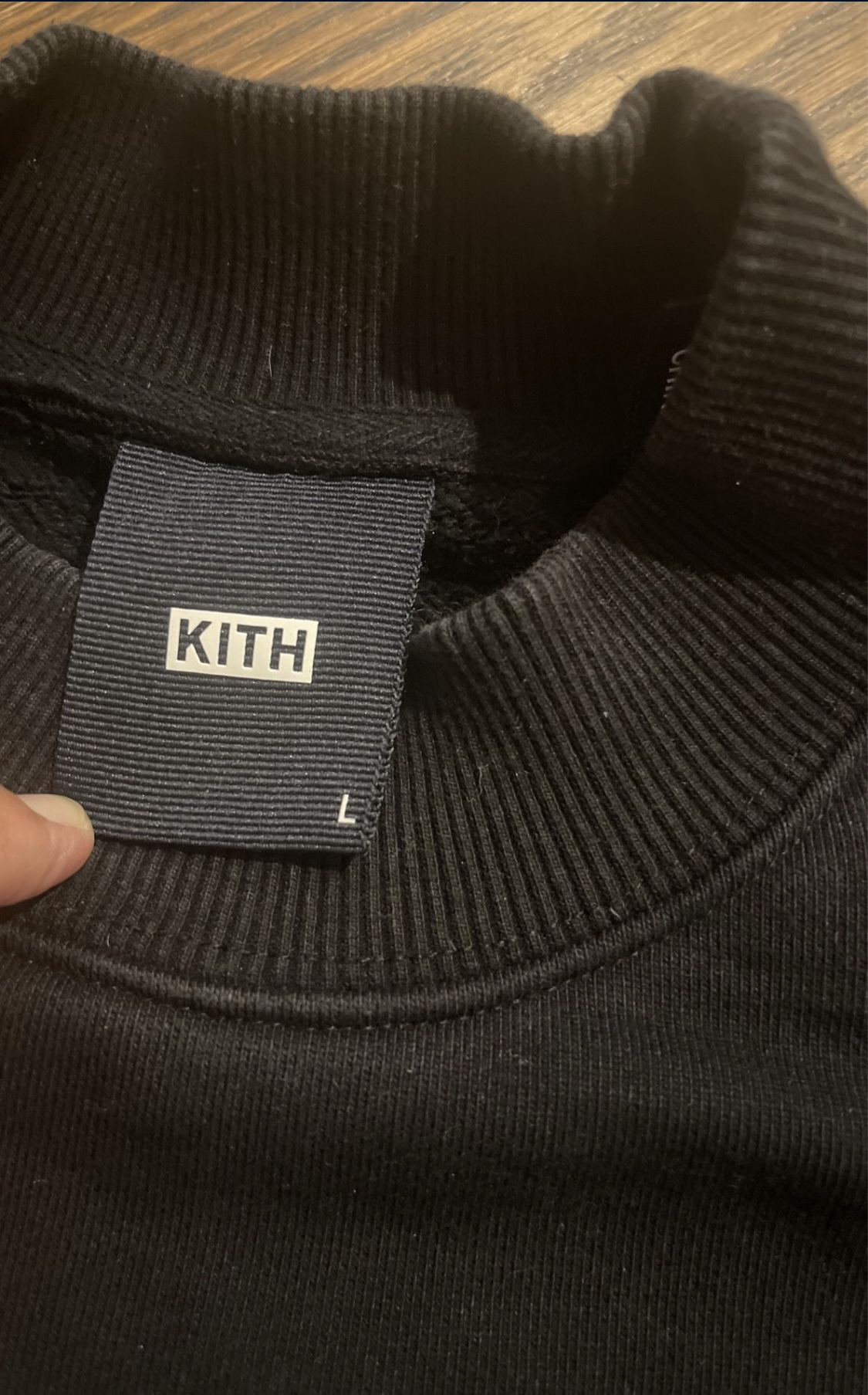 KITH Black Crewneck Mens Large sweater extra thick high quality image indicator(4)