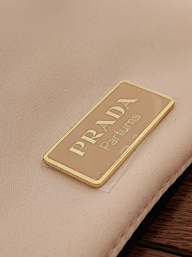 Prada CANDY cosmetic pouch image indicator(3)