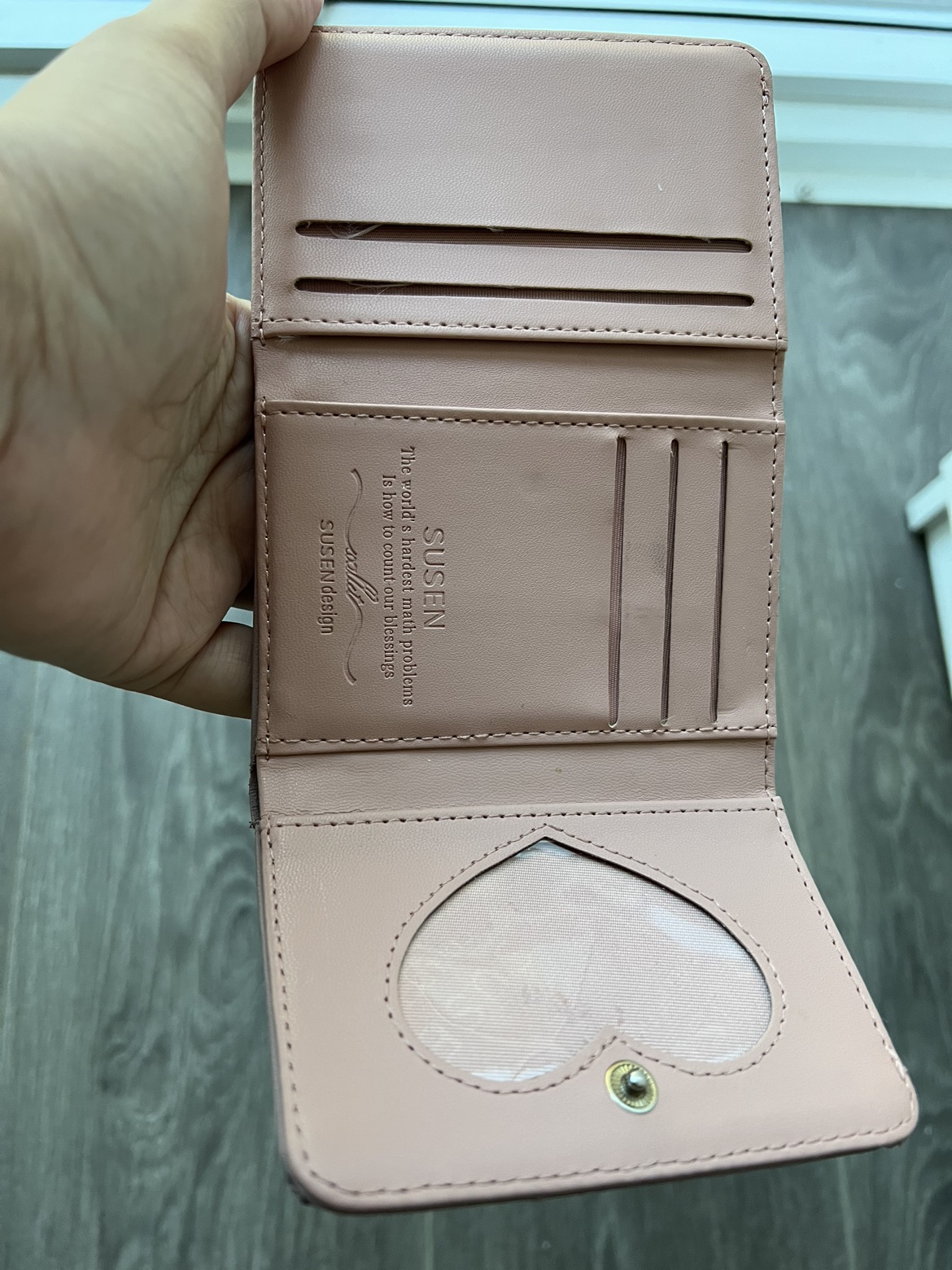 Women wallet image indicator(2)