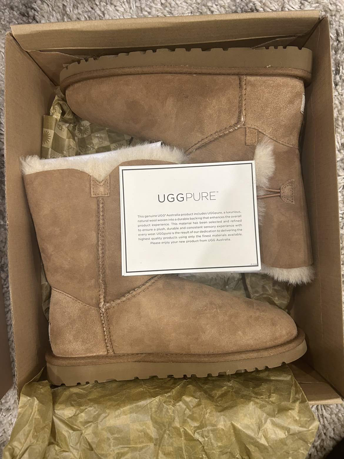 UGG Bailey Button I Size 5 Chestnut image indicator(3)