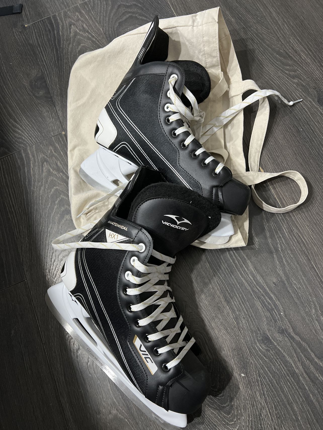 Like new skates❄️