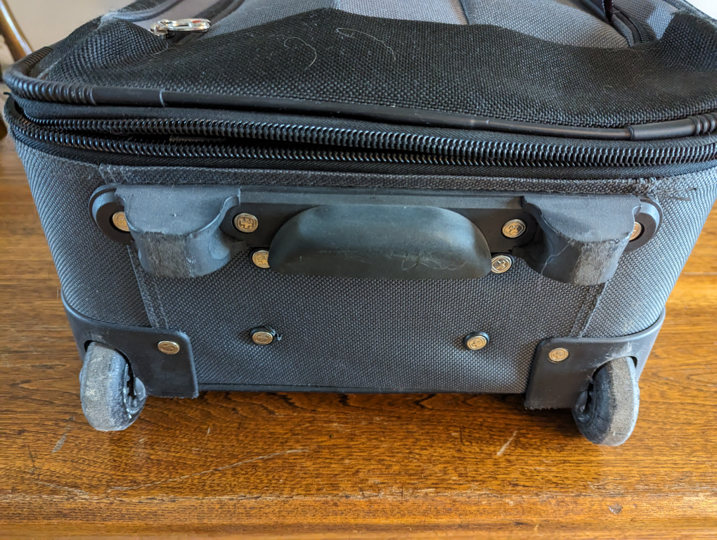 20" Swiss Army suitcase image indicator(4)