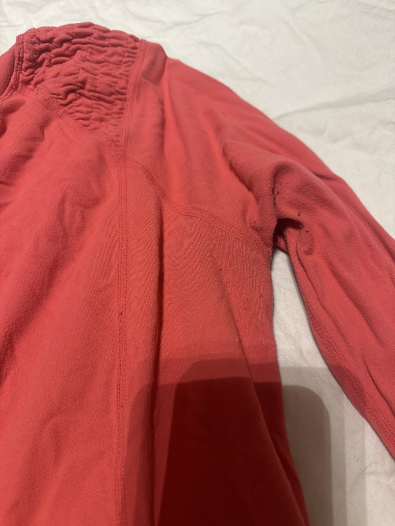 GUC lululemon top image indicator(3)