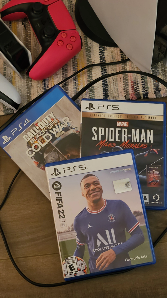 ps5 + charging station + 3 controllers + 3 games - photo 3