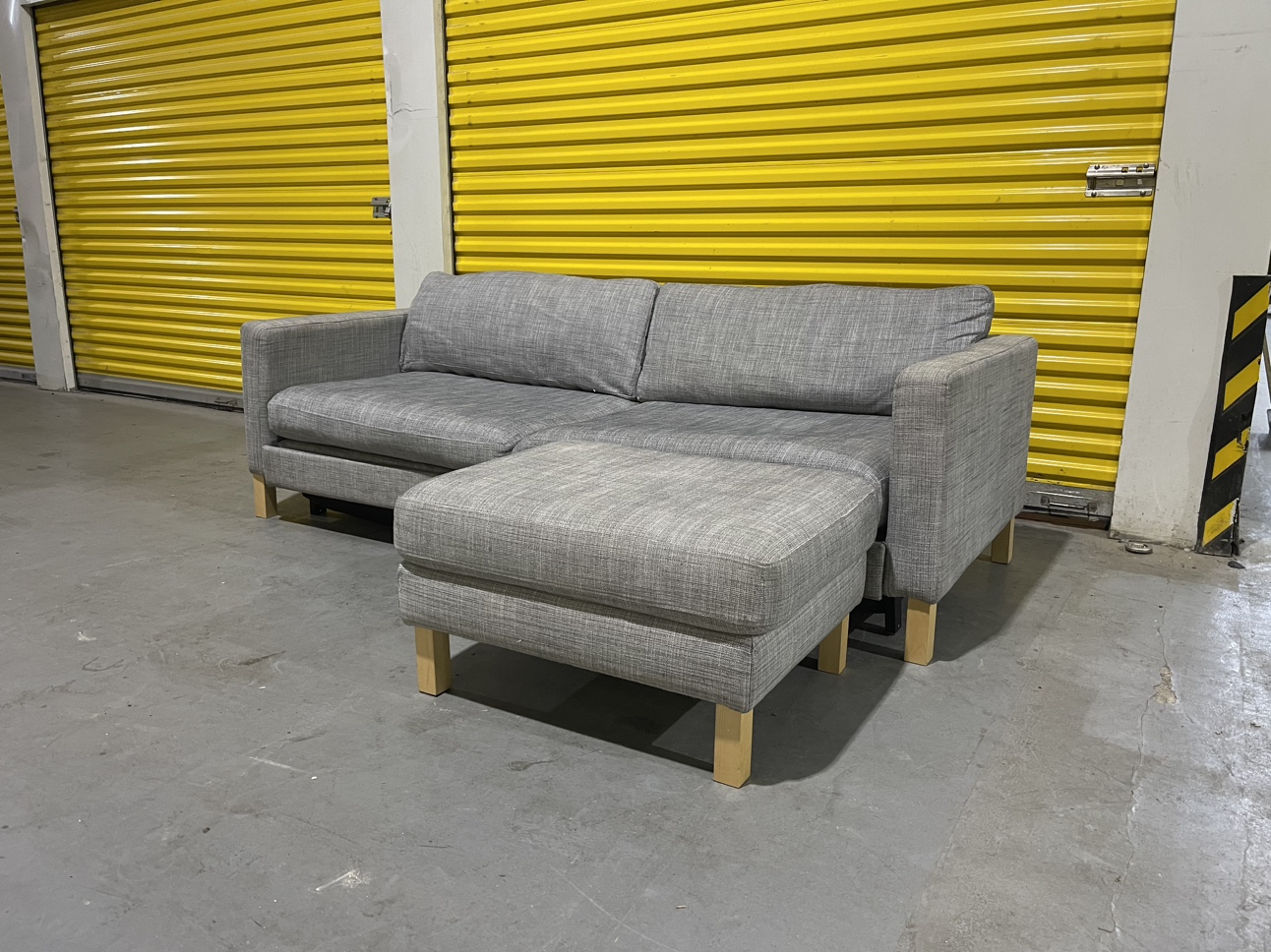 FREE DELIVERY | Comfy Pullout Sofá - photo 2