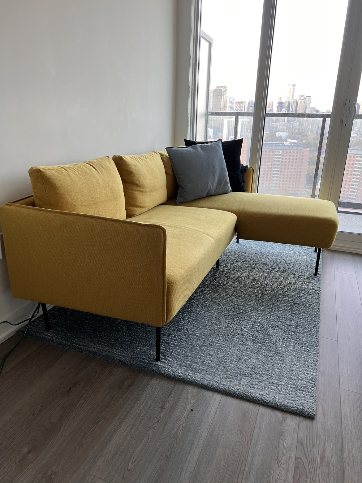 STRUCTUBE Sofa Couch thumbnail